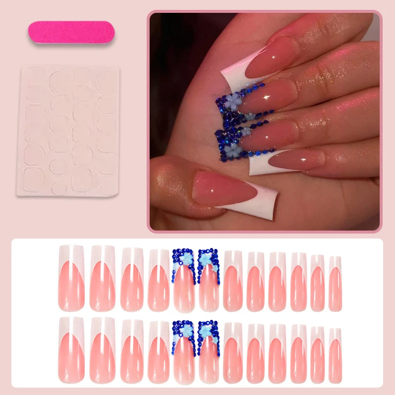Kunstnegeldesign mit trendigen blauen Akzenten und Glitzer Brehn