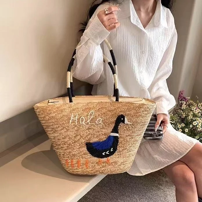Handgemachte Tasche mit kreativer Tierapplikation Skanto