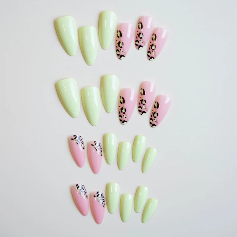 Künstlerisches Press-On Nagelset mit Leoparden-Design