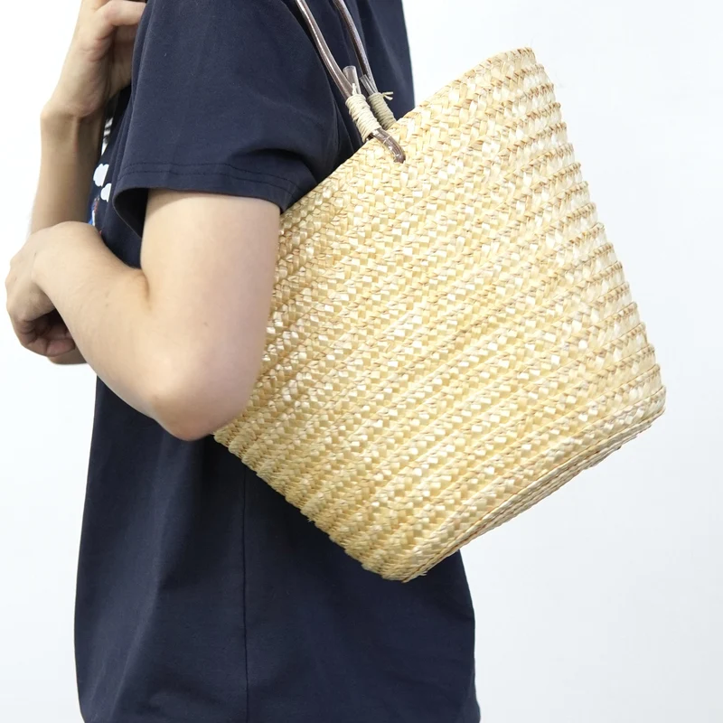 Handtasche mit doppelt geflochtenen Riemen Skanto
