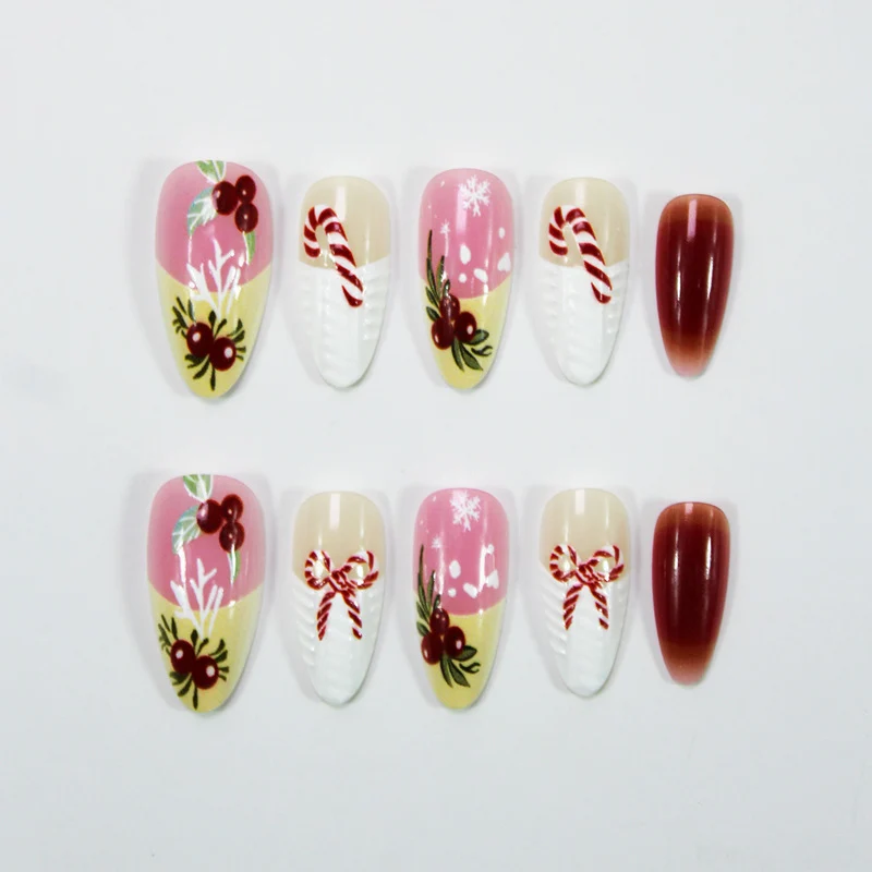 Kunstnagelset mit winterlichen und festlichen Designs Brehn