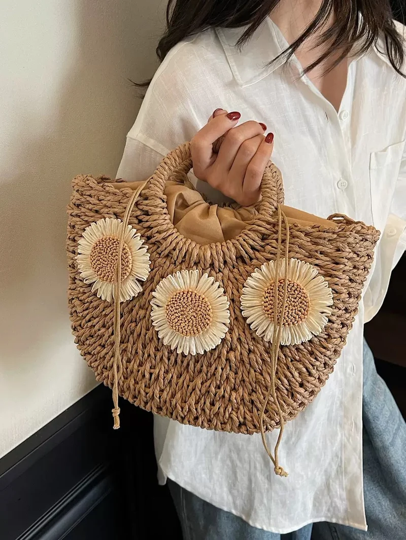 Handtasche aus Naturmaterialien mit floralen Details Skanto