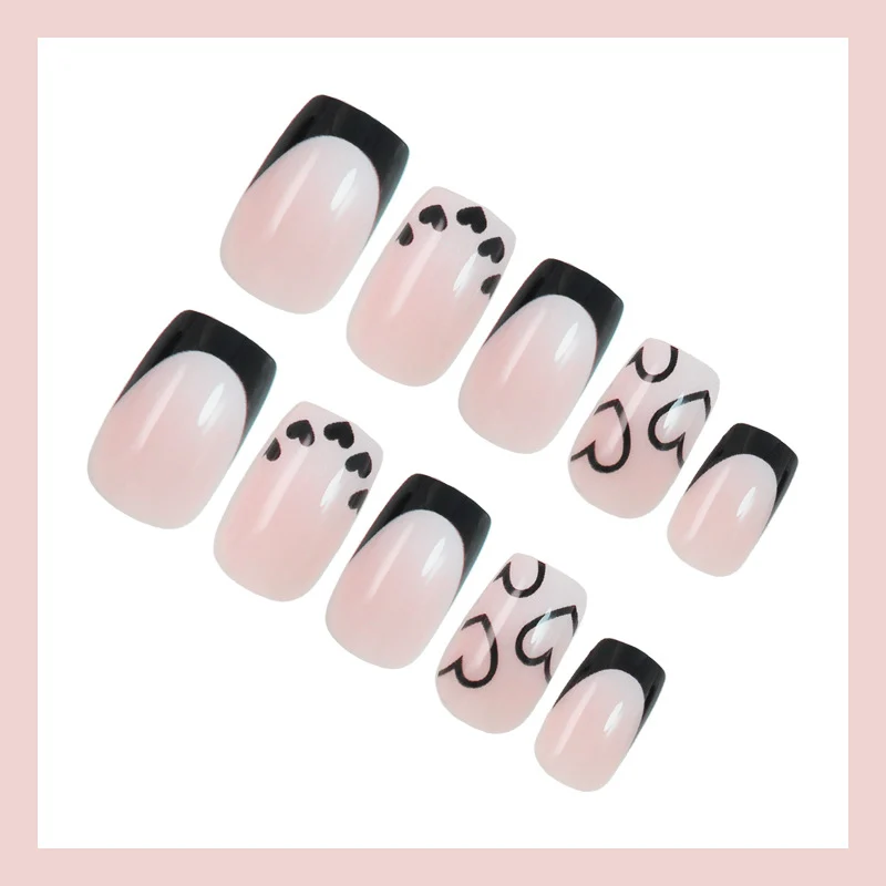 Kunstnagelset mit verspieltem Herzdesign Brehn