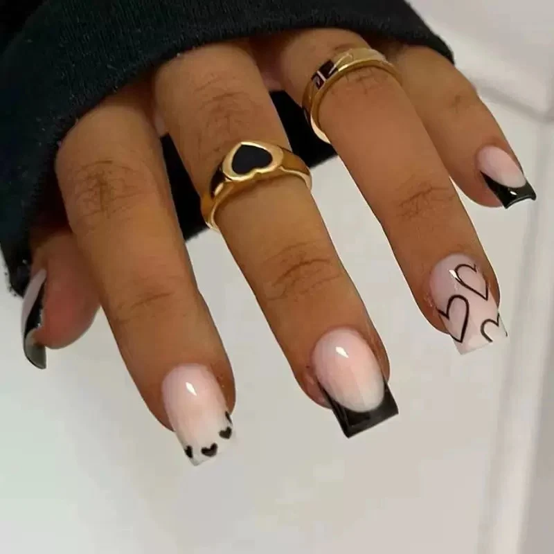 Kunstnagelset mit verspieltem Herzdesign Brehn