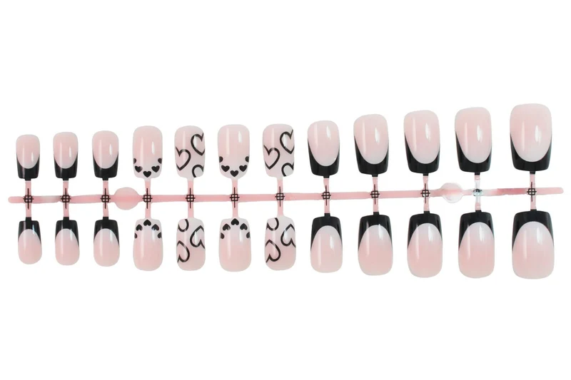 Kunstnagelset mit verspieltem Herzdesign Brehn