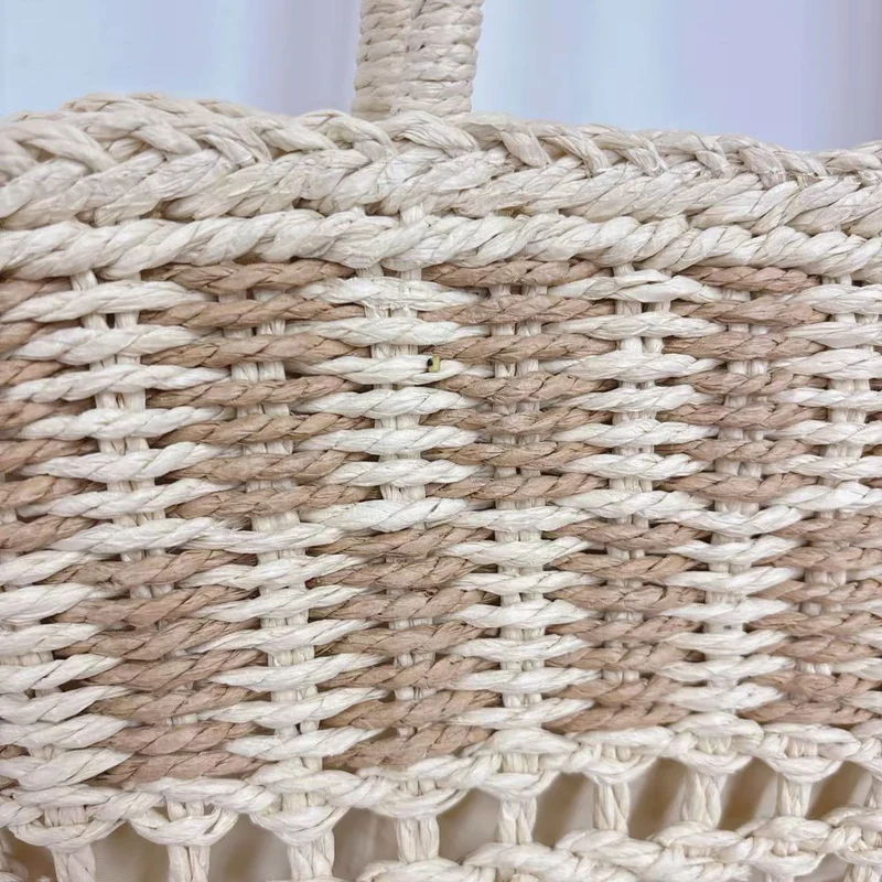Geflochtene Strandtasche mit luftiger Netzstruktur Skanto