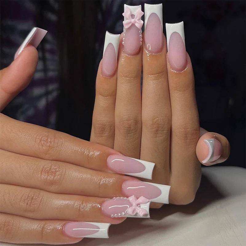 Kunstnagelset mit trendigen 3D-Verzierungen und eleganten Akzenten Brehn