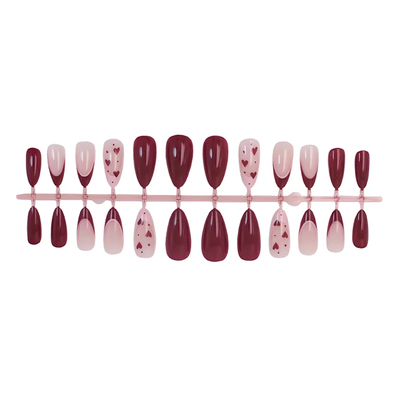 Kunstnagelset mit romantischen Herz-Designs und elegantem Glanz Brehn