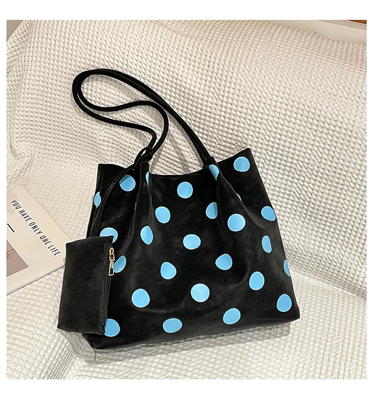 Geräumige Pünktchen Tote Bag