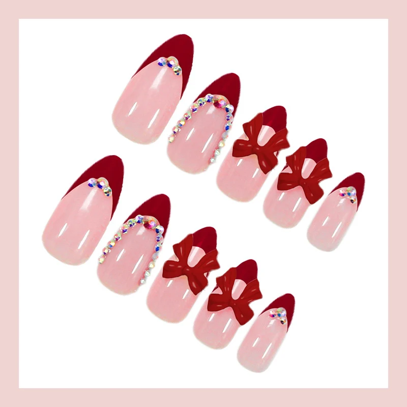 Kunstnagelset mit stylischen Akzenten und dekorativen Details Brehn