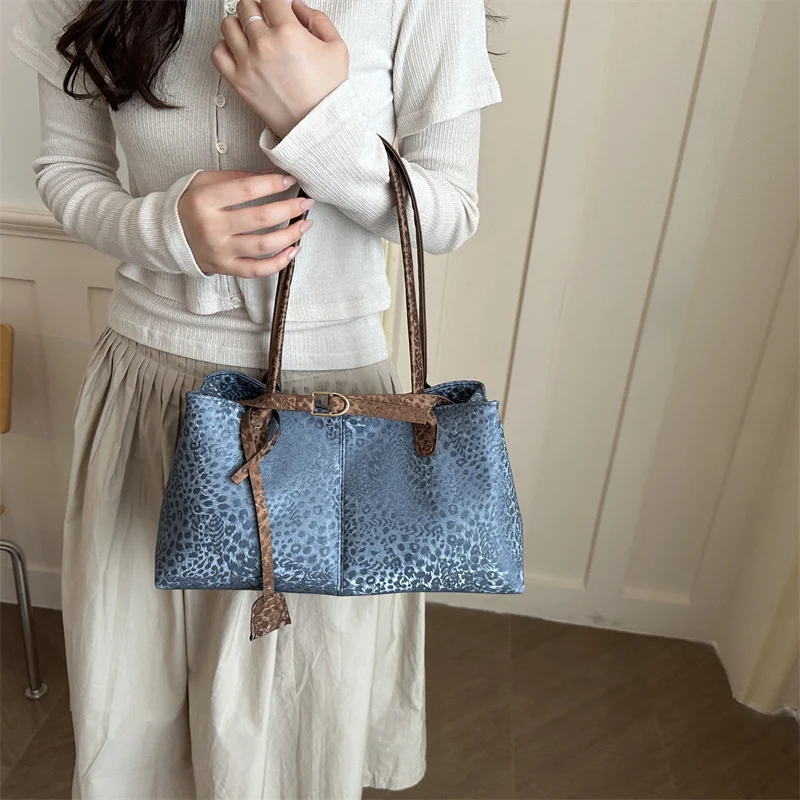 Stilvolle Gepardendruck-Handtasche