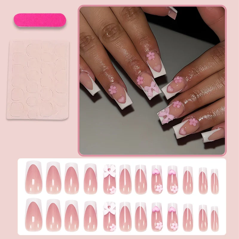 Kunstnagelset mit romantischen Blüten und eleganten Akzenten Brehn