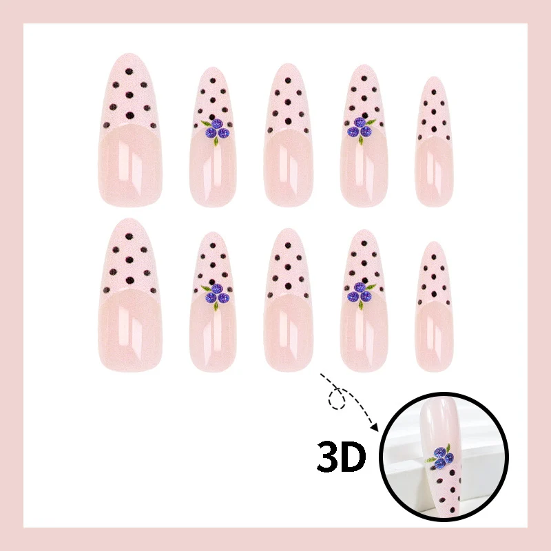 Kunstnagelset mit stilvollen Punkten und floralen Verzierungen Brehn