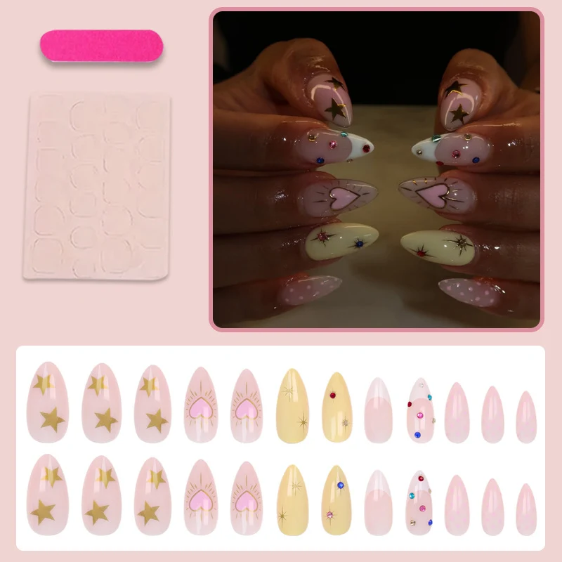 Kunstnagelset mit stilvollen Herz- und Sternmotiven Brehn
