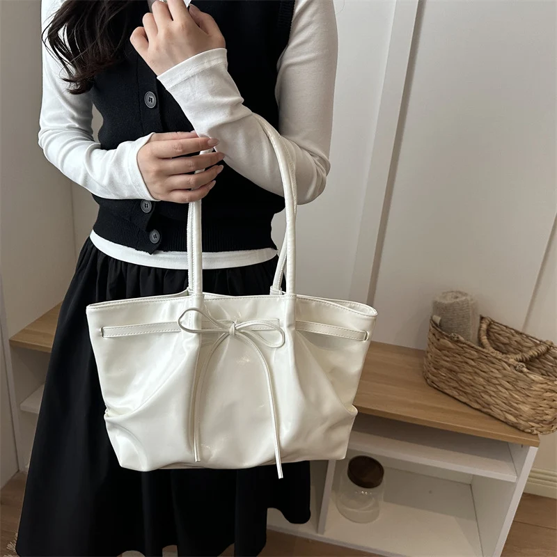 Elegante Patentleder Tote Bag