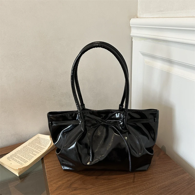 Elegante Patentleder Tote Bag