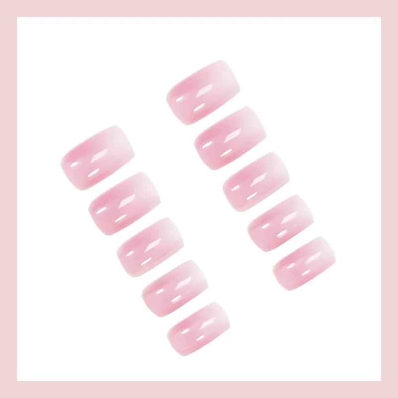 Kunstnagelset mit luxuriösen French-Tipps und elegantem Glanz Brehn