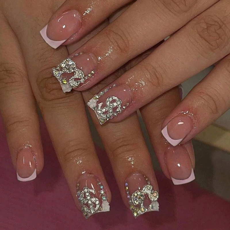 Kunstnagelset mit luxuriösen Design-Elementen Brehn