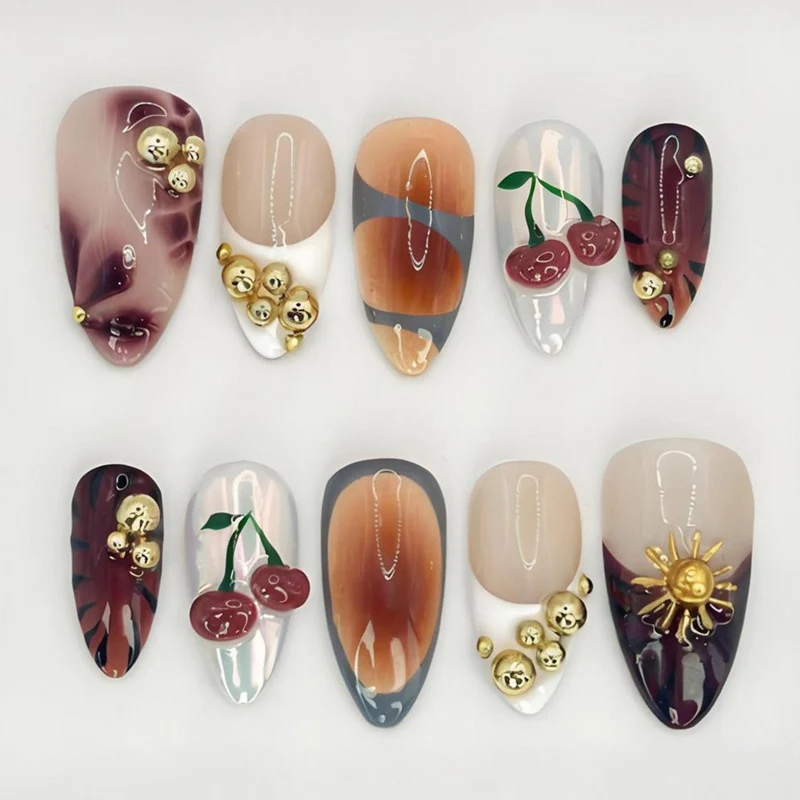 Kunstnagelset mit luxuriösen dekorativen Akzenten Brehn