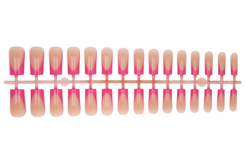 Kunstnagelset mit stilvollem Ombre-Design Brehn