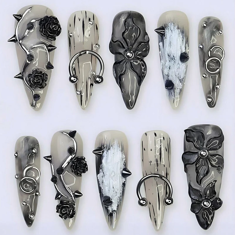 Kunstnagelset mit kreativen Halloween-Motiven und hochwertigen Verzierungen Brehn