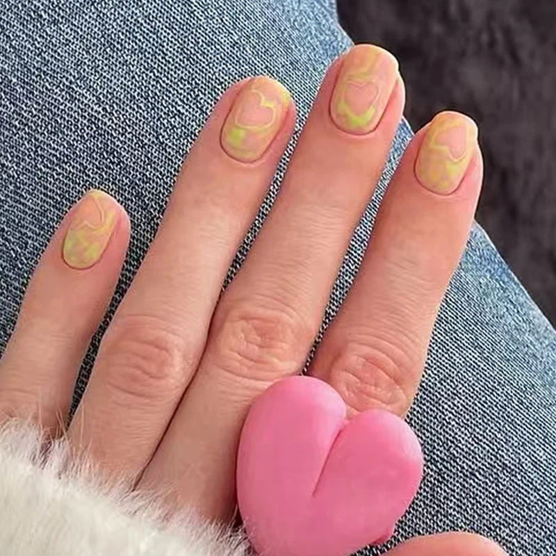 Kunstnagelset mit modernen Abstrakten Designs Brehn