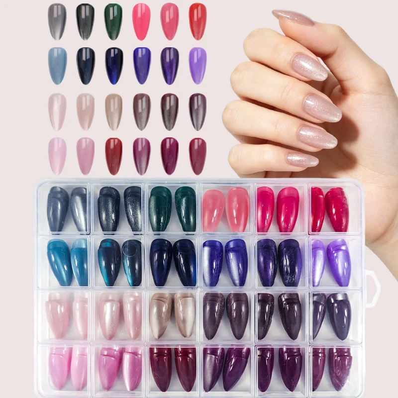 Kunstnagelset mit schimmernden Designs Brehn