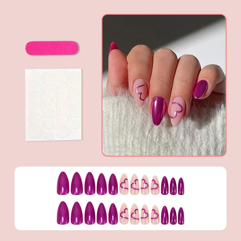 Kunstnagelset mit romantischem Herzdesign und glamourösen Akzenten Brehn
