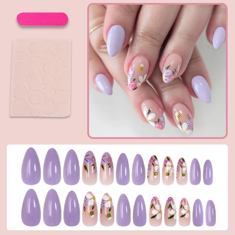 Kunstnagelset mit verspielten Blumen- und Bienenmotiven Brehn