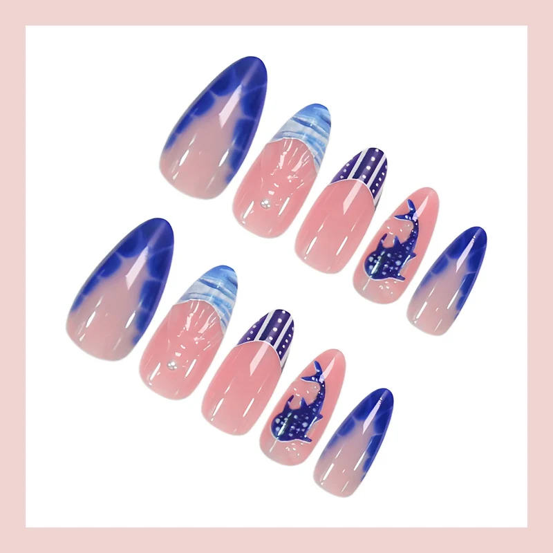 Kunstnagelset mit maritimen Motiven und modernen Designs Brehn