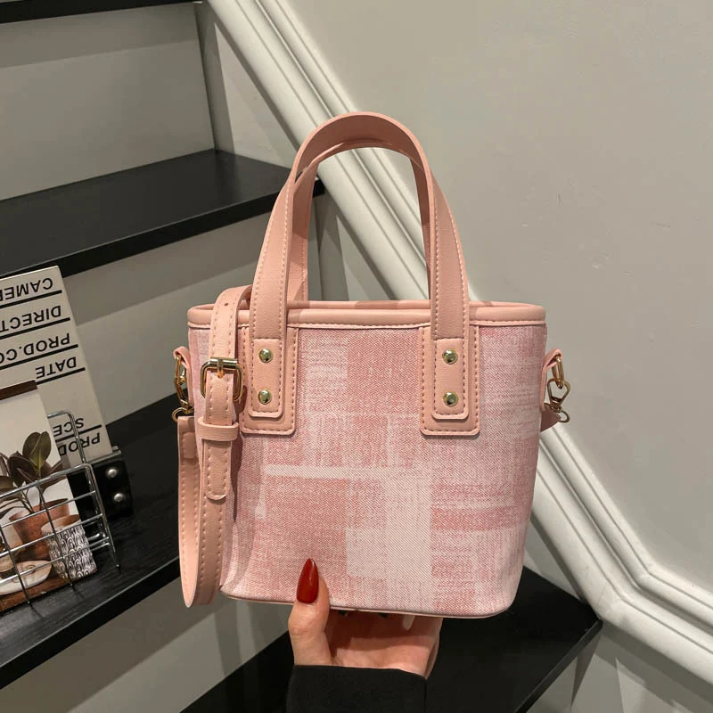 Mini strukturierte Handtasche