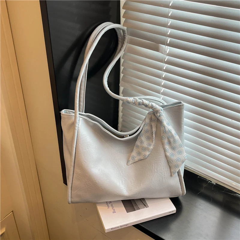 Chic Casual Handtas