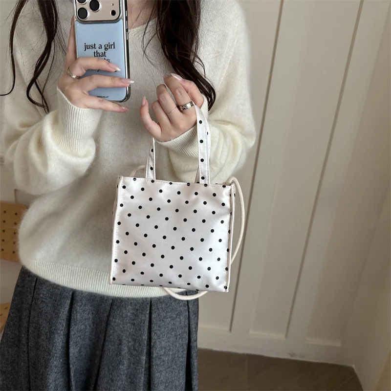 Charmante Pünktchen Mini-Handtasche
