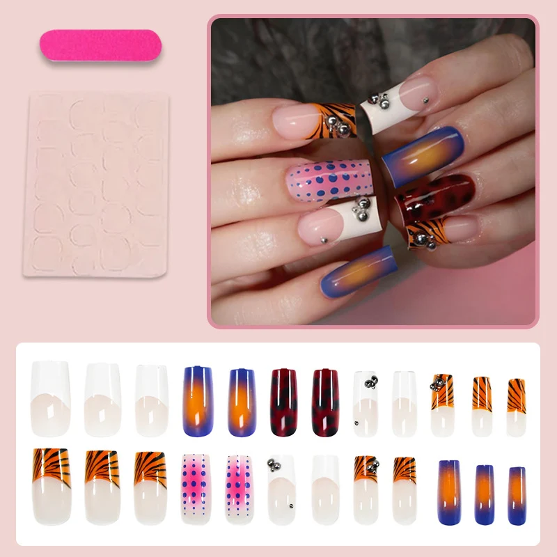 Kunstnagelset mit kreativen Dekorationen Brehn
