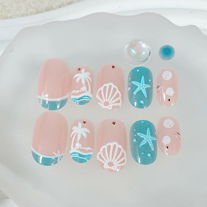 Kunstnagelset mit maritimen Details Brehn