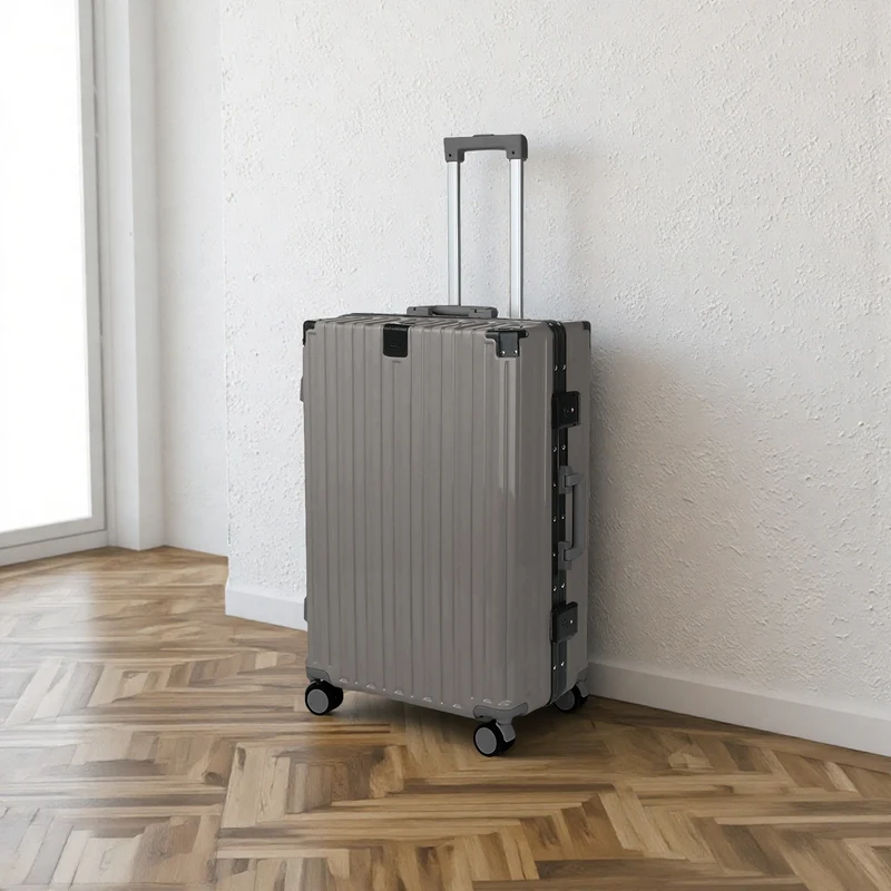 Geräumiger Hartschalenkoffer Skanto