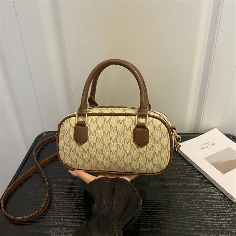 Stylische Monogram-Handtasche