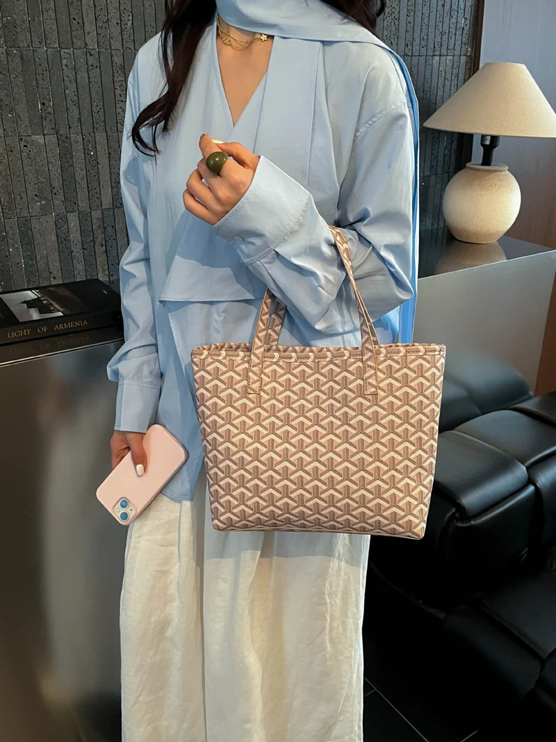 Elegante Tote Bag