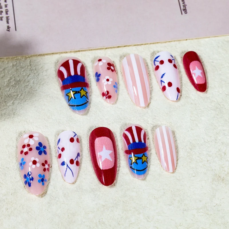 Kunstnagelset mit kreativen Blumen- und Sterndesigns Brehn
