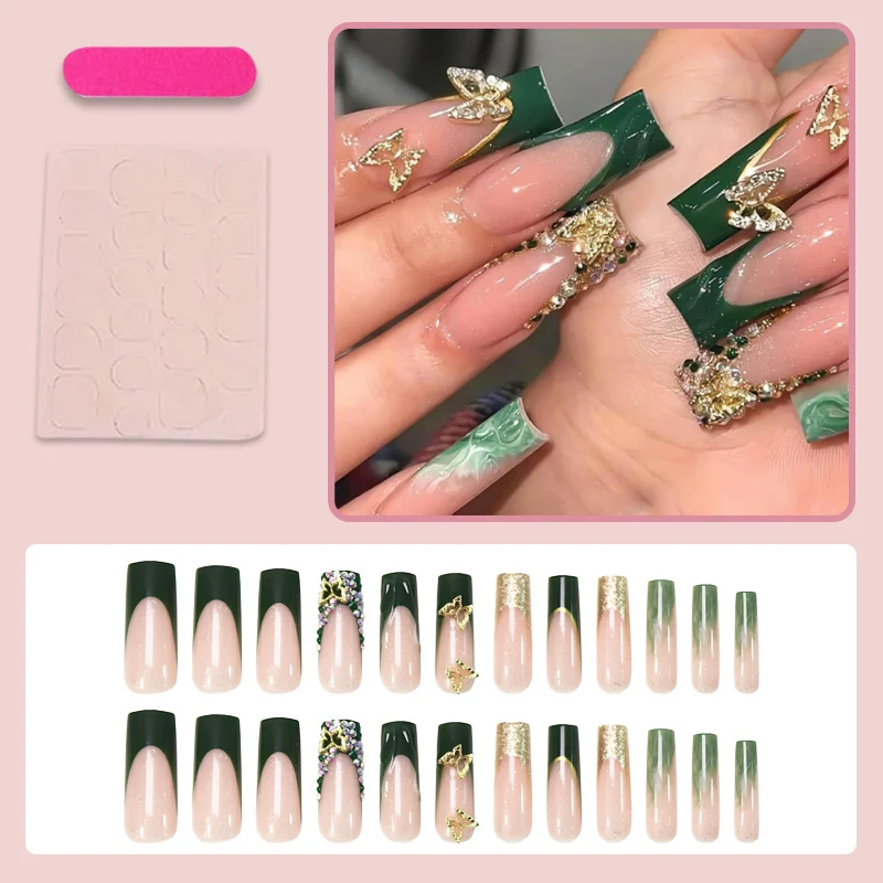 Kunstnagelset mit glitzernden Akzenten und floralem Design Brehn