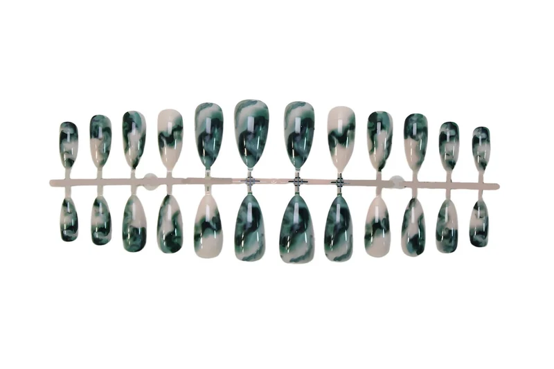 Kunstnagelset mit luxuriösen Marmor-Designs Brehn