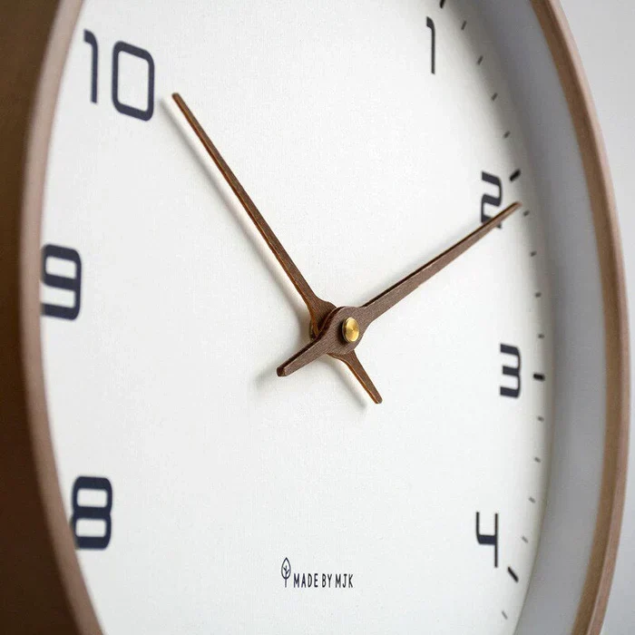 NordicTimber – Wanduhr aus Massivholz für Ihr Interieur Skanto