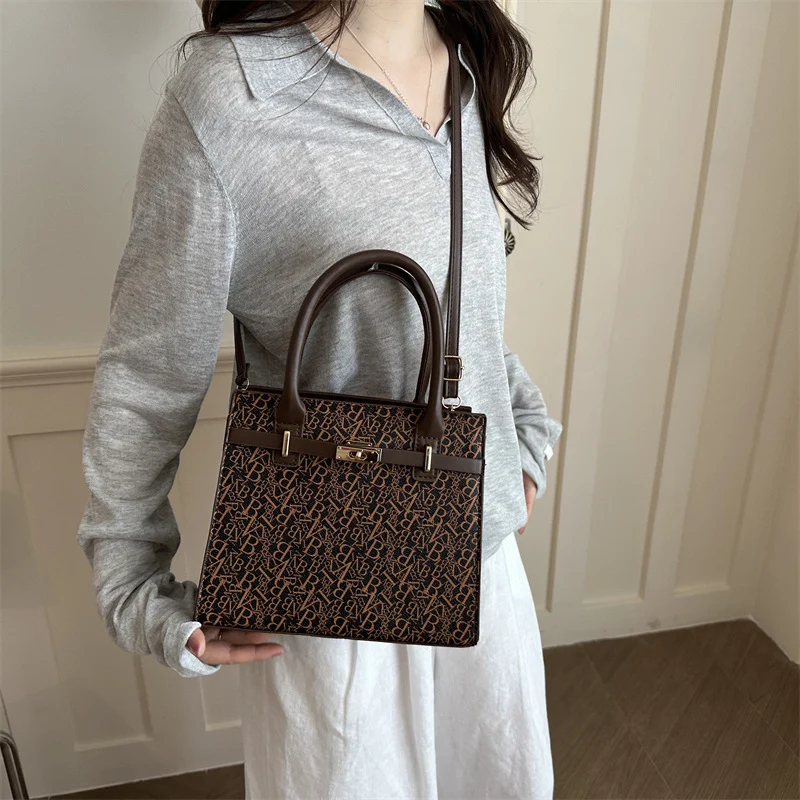 Elegante Strukturierte Handtasche 1790614103