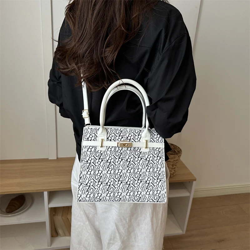 Elegante Strukturierte Handtasche 1790614103