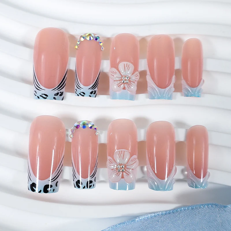 Kunstnagelset mit floralen und trendy Designs Brehn