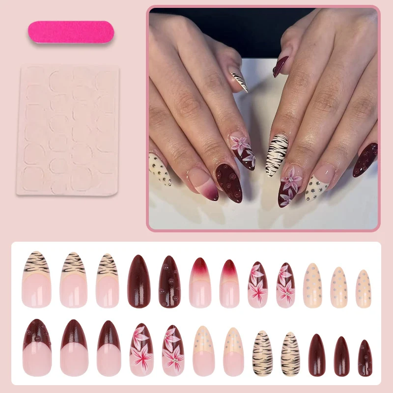 Kunstnagelset mit floralen und tierischen Designs Brehn