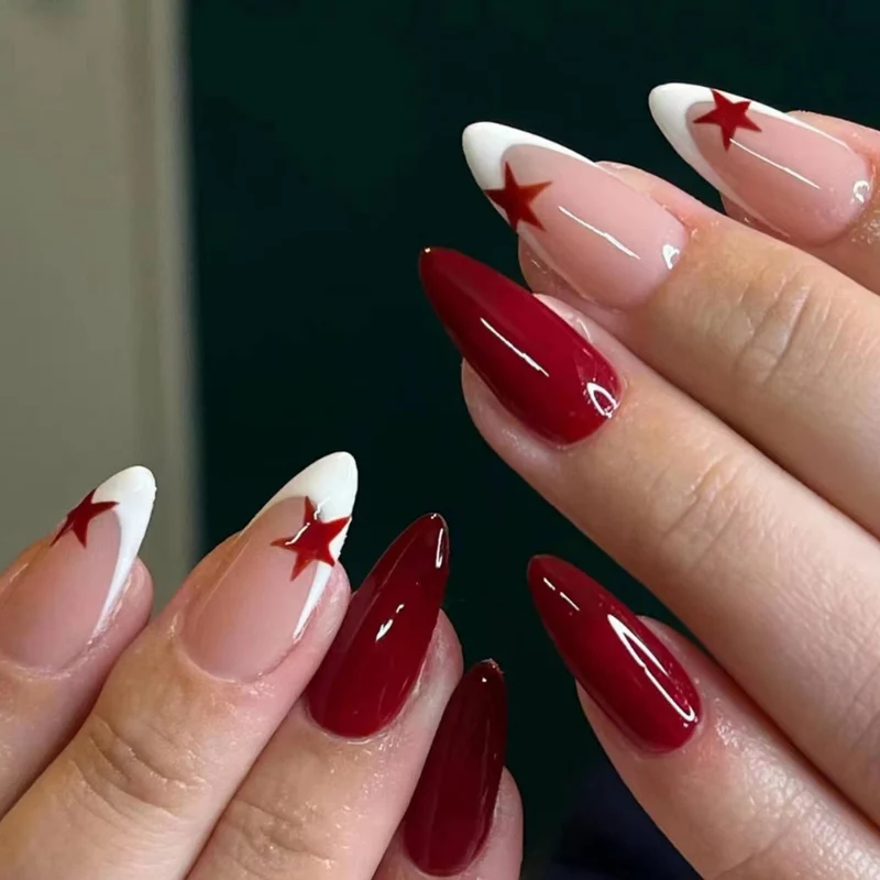 Kunstnagelset mit glamourösen Sternenmotiven Brehn