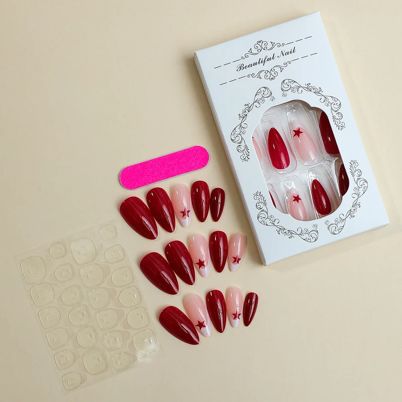 Kunstnagelset mit glamourösen Sternenmotiven Brehn