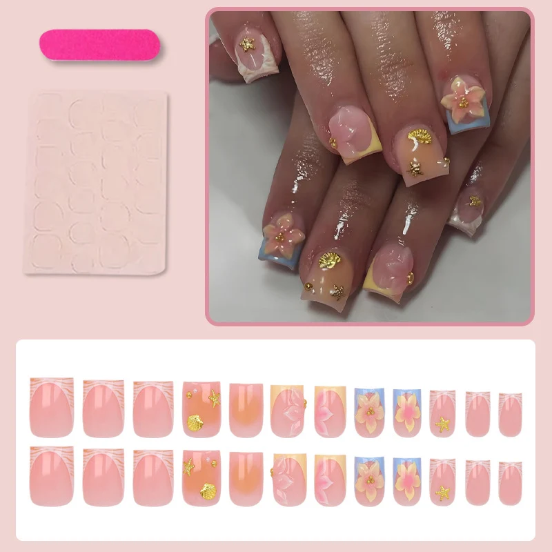 Kunstnagelset mit floralen Akzenten und elegantem Glanz Brehn