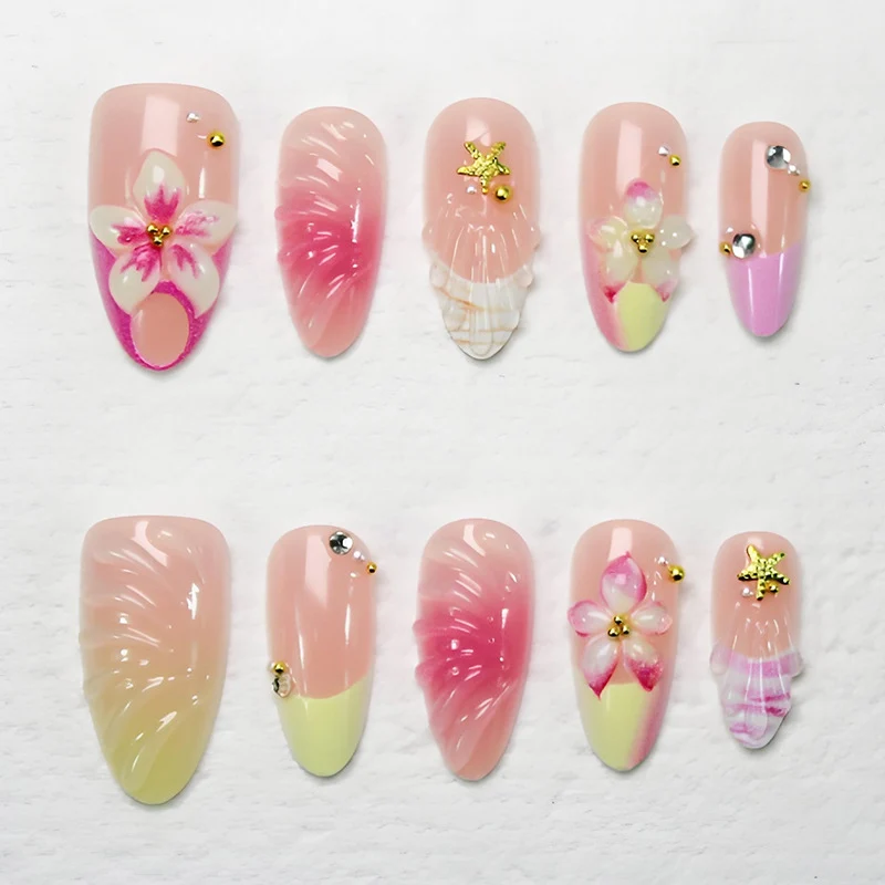 Kunstnagelset mit floralen und maritimen Akzenten Brehn
